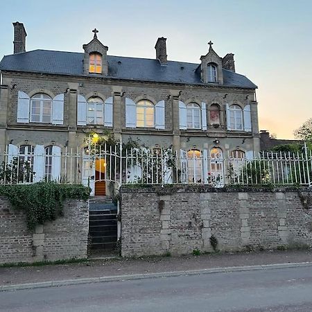 Les Anges Bed & Breakfast Oneux Bagian luar foto
